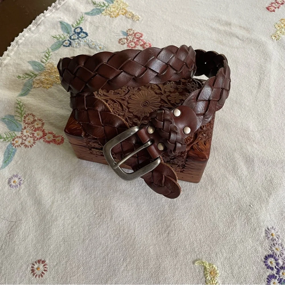 Vintage Genuine Leather Braided Brown Leather Belt. Silver Buckle. 46